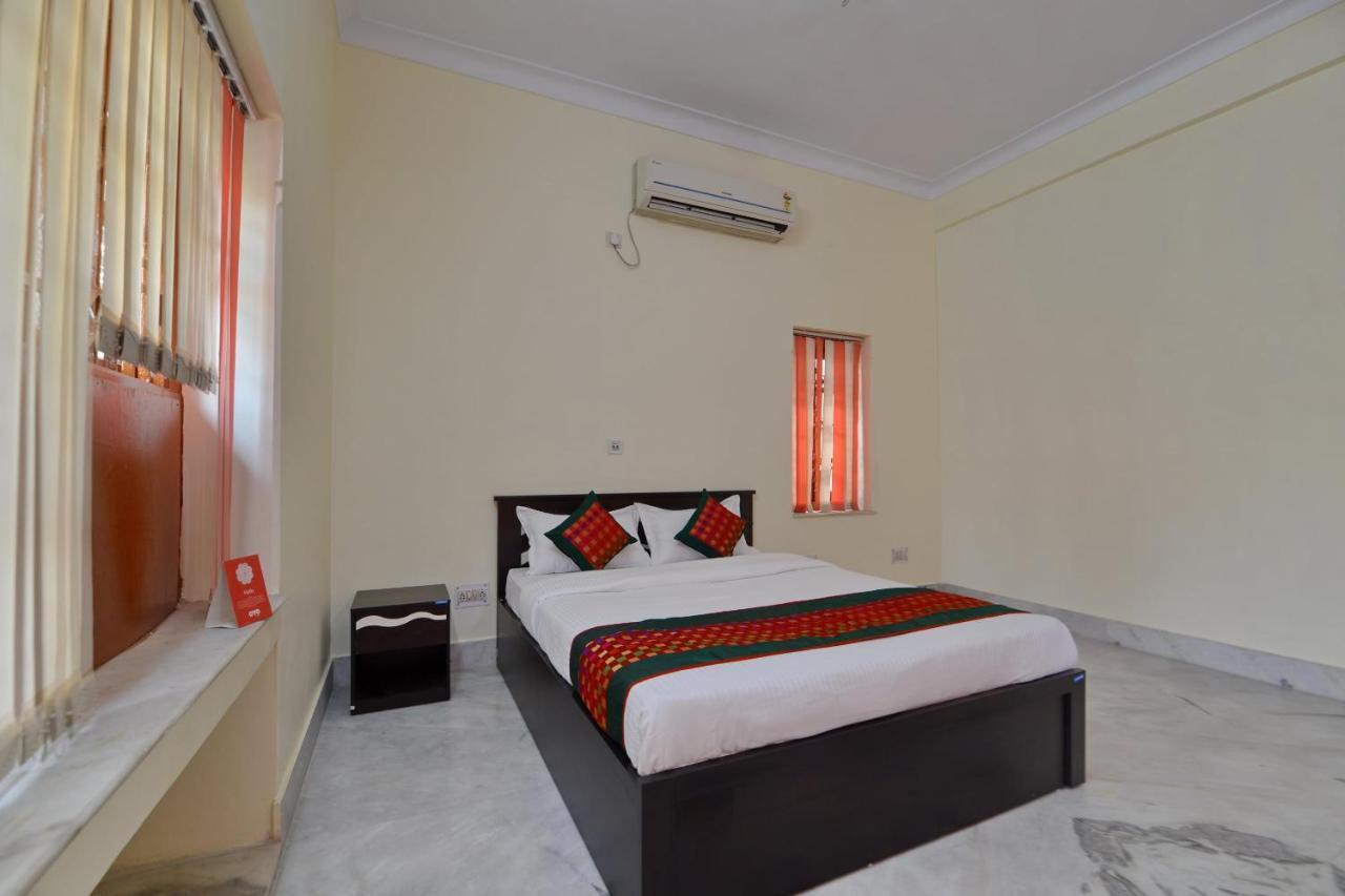 Oyo 12210 Comfort N Cozy 3* Kolkata